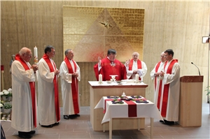 Heilig-Geist-Spital Festgottesdienst zur Segnung Generalvikar Harald Heinrich stand dem Festgottesdienst vor.