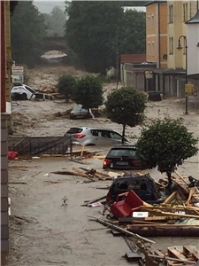 Simbach am Inn-01-06-2016 Eine Mitarbeiterin des Kreis-Caritasverbandes Rottal-Inn e. V. hat gestern dieses Bild von der Katastrophe in Simbach am Inn geschossen.