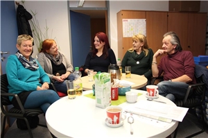 Ehrenamtliche für Menschen mit Behinderungen Sie bekommen mehr zurück als mancher ahnt (v.li.n.re.): Elfriede Mack, Christine Keis, Susanne Steinle, Annemarie Sommer und Hans Müller.