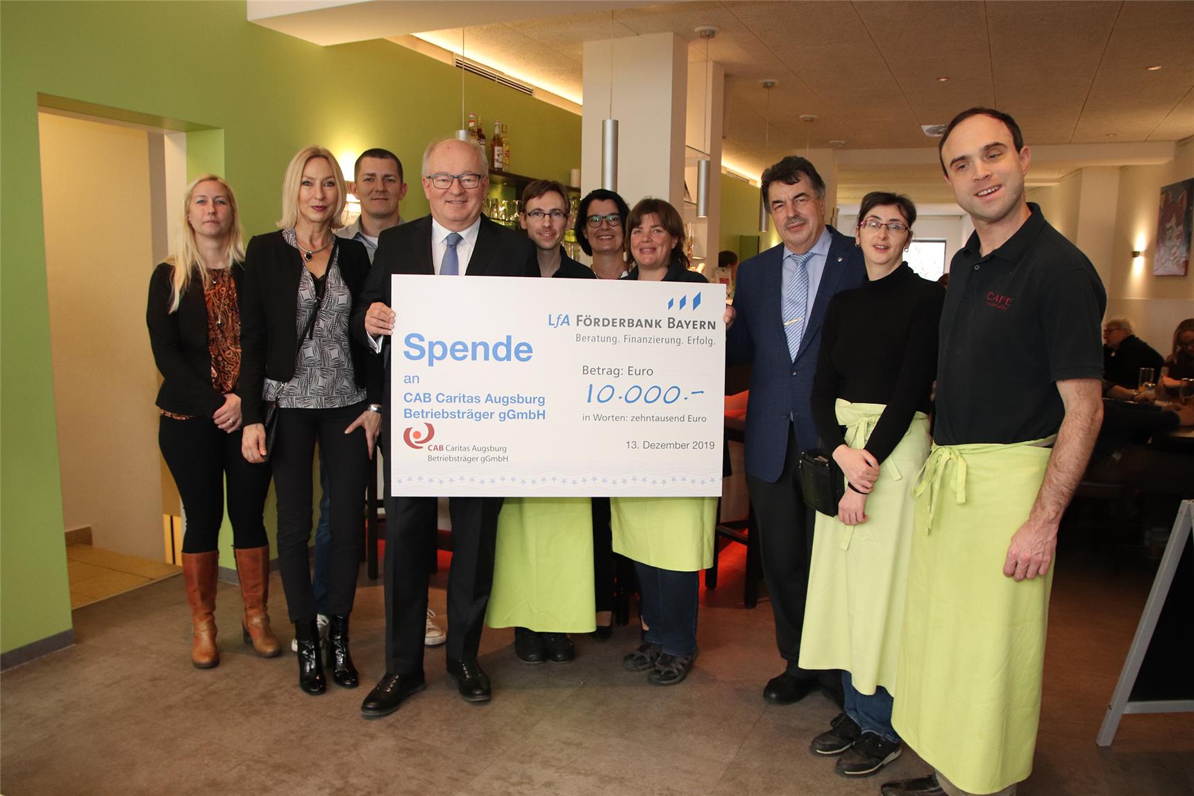 Spendenübergabe der LfA an CAB-B