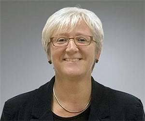 Portrait PernpeinPädagogin Irmgard Pernpeintner von der Caritas-Fachambulanz für Suchtprobleme in Regensburg bietet das Trainingsprogramm SKOLL an. Pädagogin Irmgard Pernpeintner von der Caritas-Fachambulanz für Suchtprobleme in Regensburg bietet das Trainingsprogramm SKOLL an.